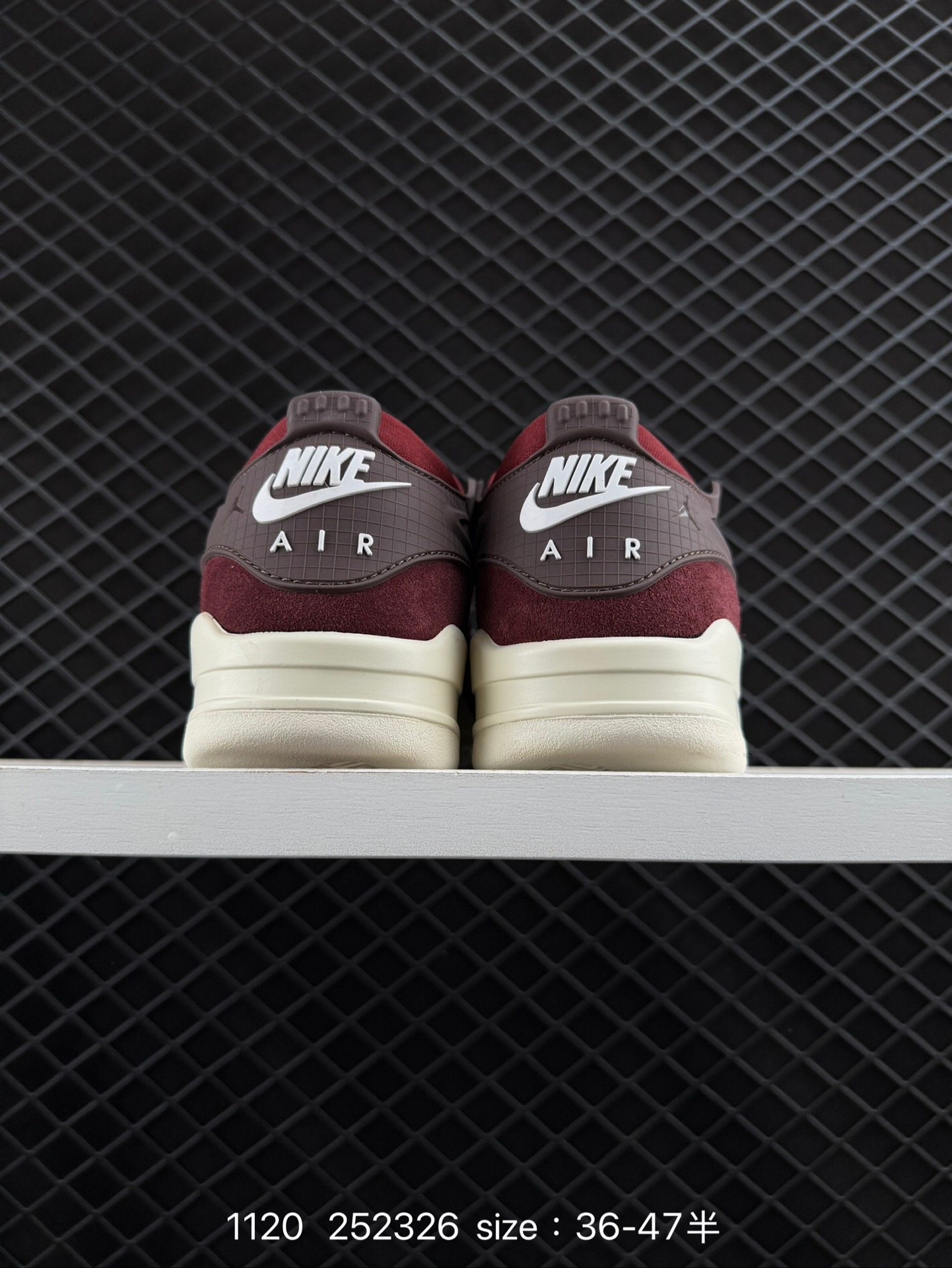 NK  Air Jordan 4 Retro RM